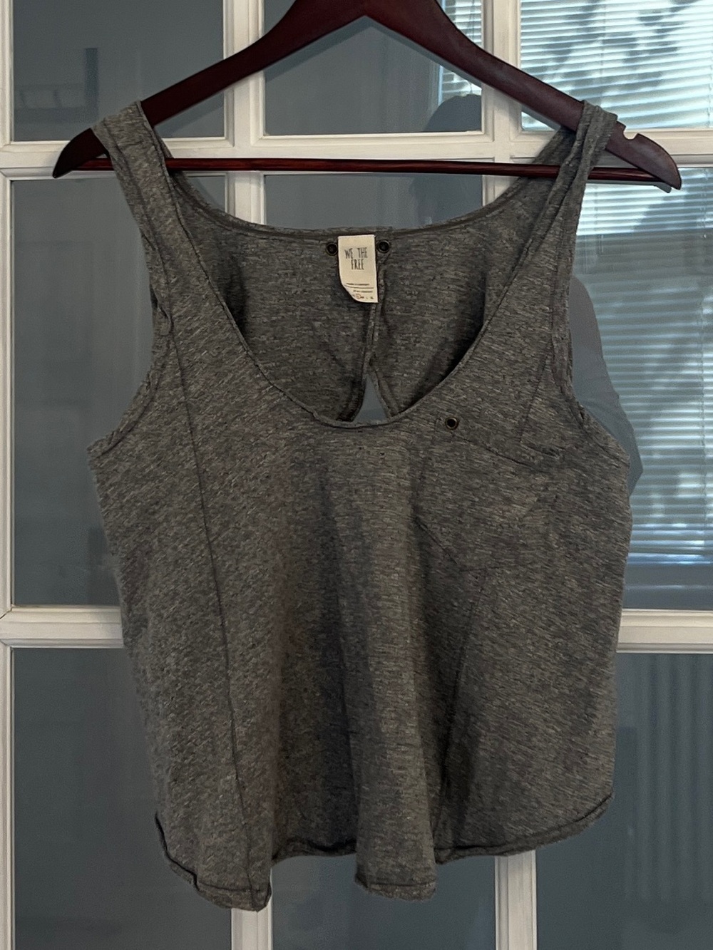 WE THE FREE Women’s Dark Gray Scoop Neck Open Back Cropped Stevie Tank Top